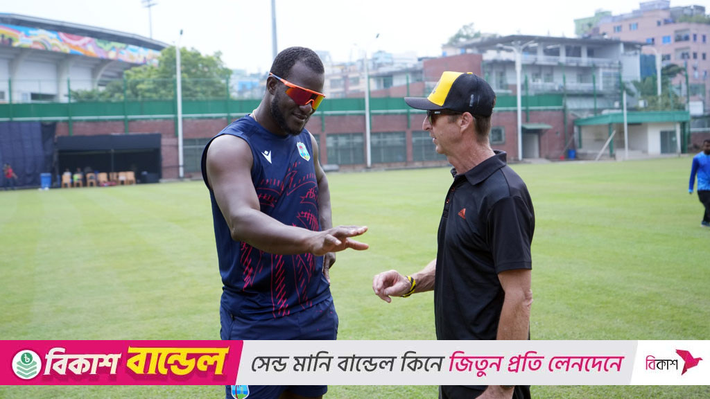 বিশ্রামের দিনেও মিরপুরে এসে উইকেট দেখলেন স্যামি