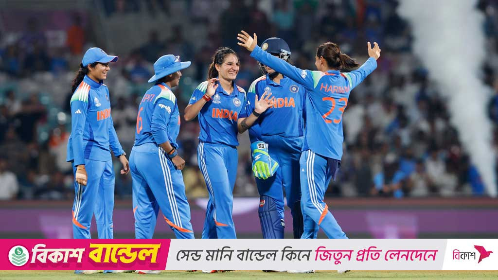 রেকর্ড দর্শকের সামনে নিউ জিল্যান্ডকে বিদায় করে সেমিতে ভারত
